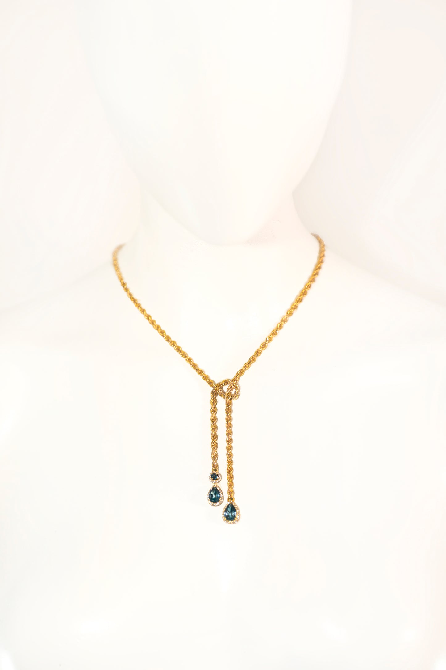 AURUM KNOT